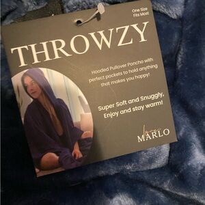 Hooded poncho fleece wearable blanket with pocket